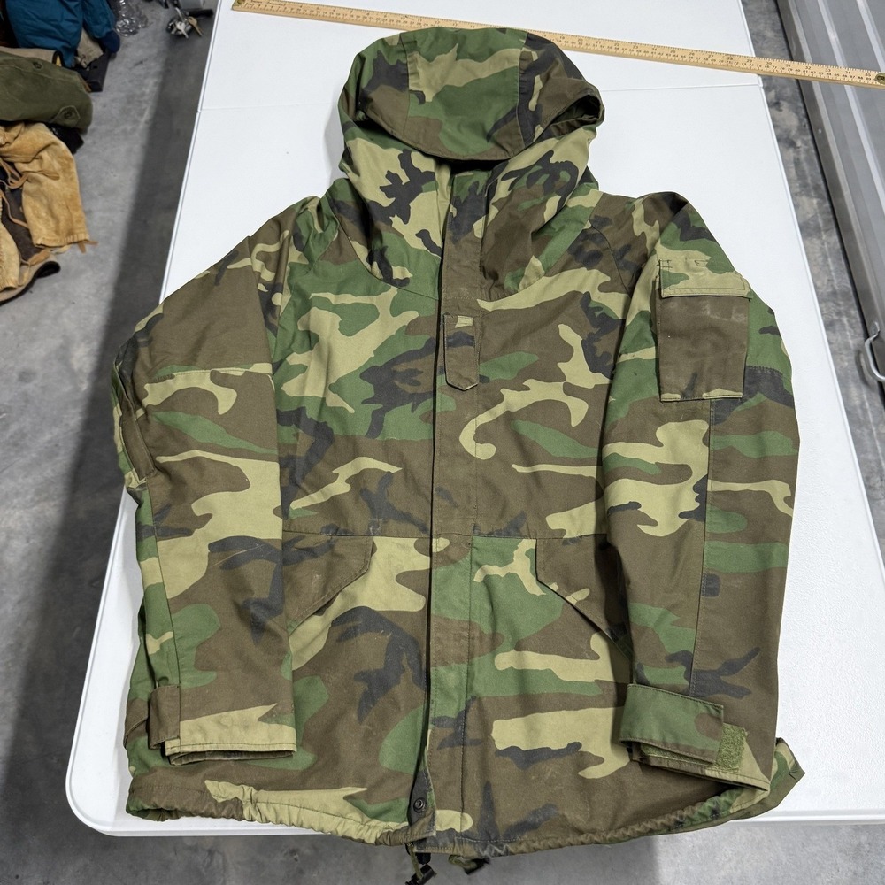 US Military Cold Weather Parka Mens Medium Woodland Camo Good ECWCS Jacket